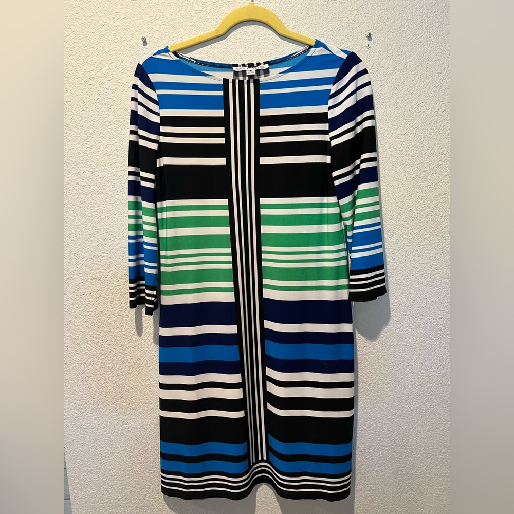 Maggy London Midi dress in size 8.